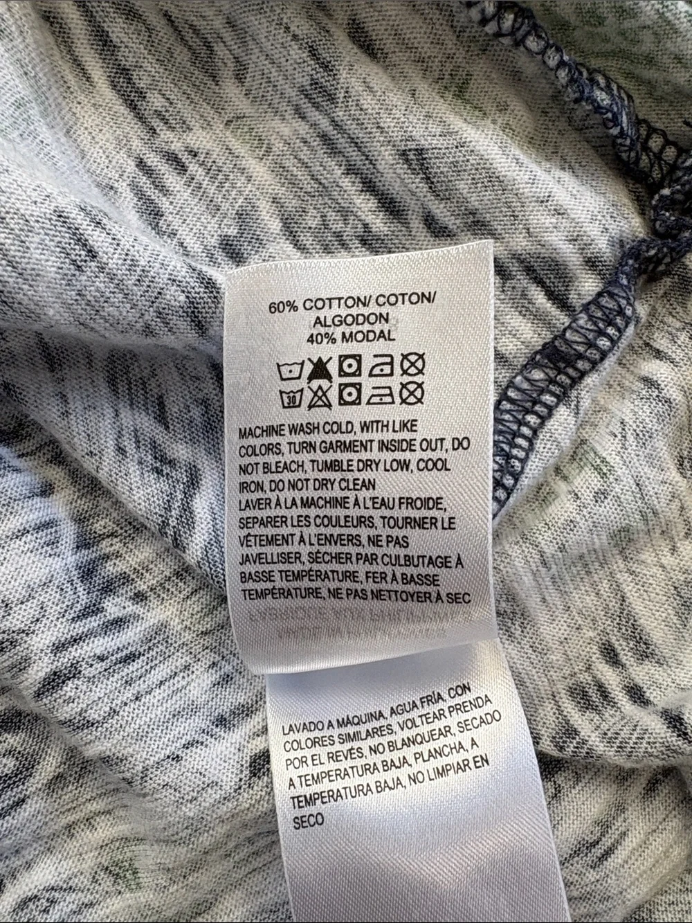 Lucky Brand - Green & Navy Patterned V-Neck Top size XL - Picture 5 of 6